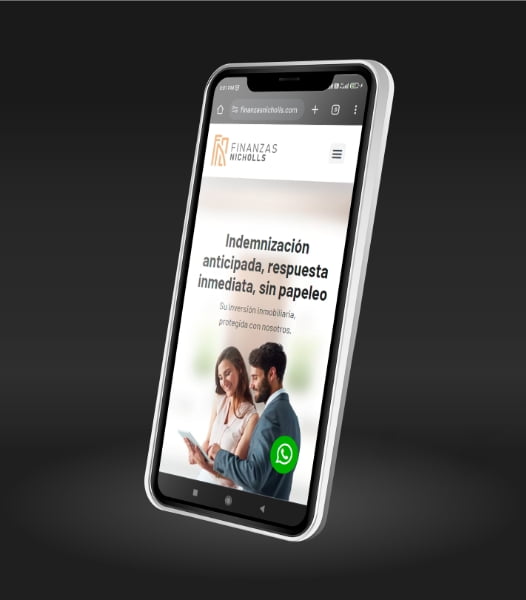 Celular mostrando la página web de inicio de la empresa finanzas nicholls sobre fondo gris