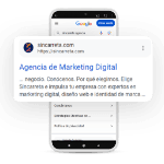 Celular mostrando en pantalla el servicio SEO de sincarreta agencia de marketing digital